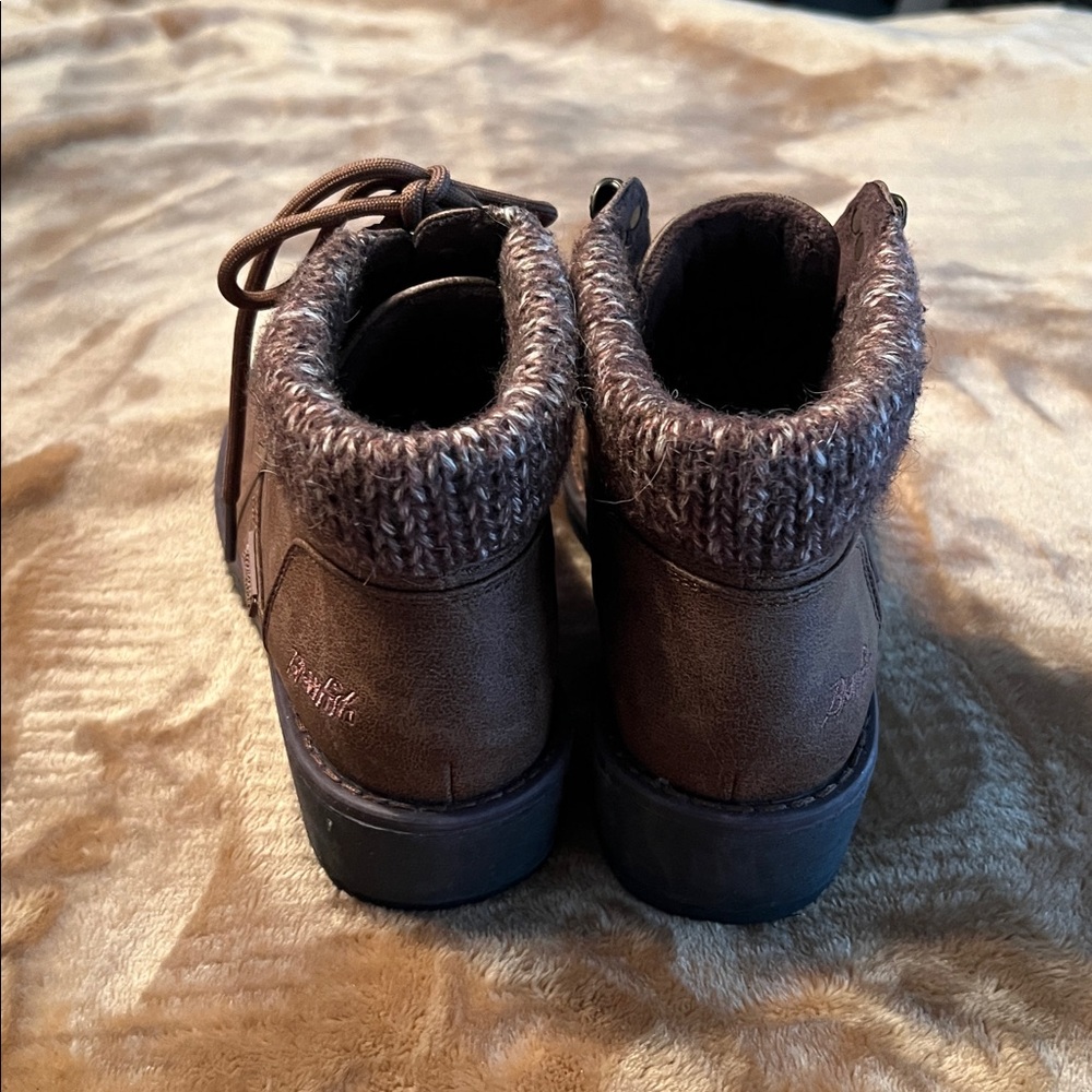 Women’s Blowfish Malibu boots. Lace up/hook. - Picture 3 of 5